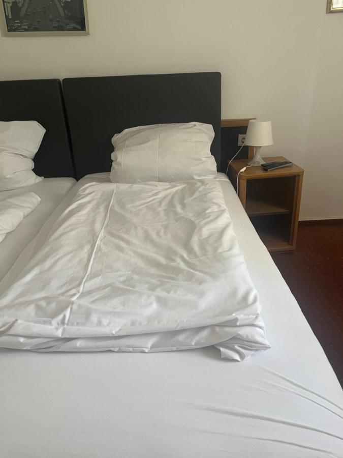 Hotel Zum Taunus Eppstein Екстер'єр фото