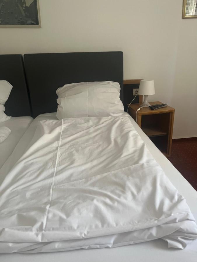 Hotel Zum Taunus Eppstein Екстер'єр фото