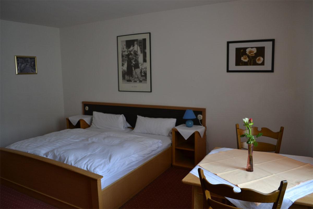 Hotel Zum Taunus Eppstein Екстер'єр фото