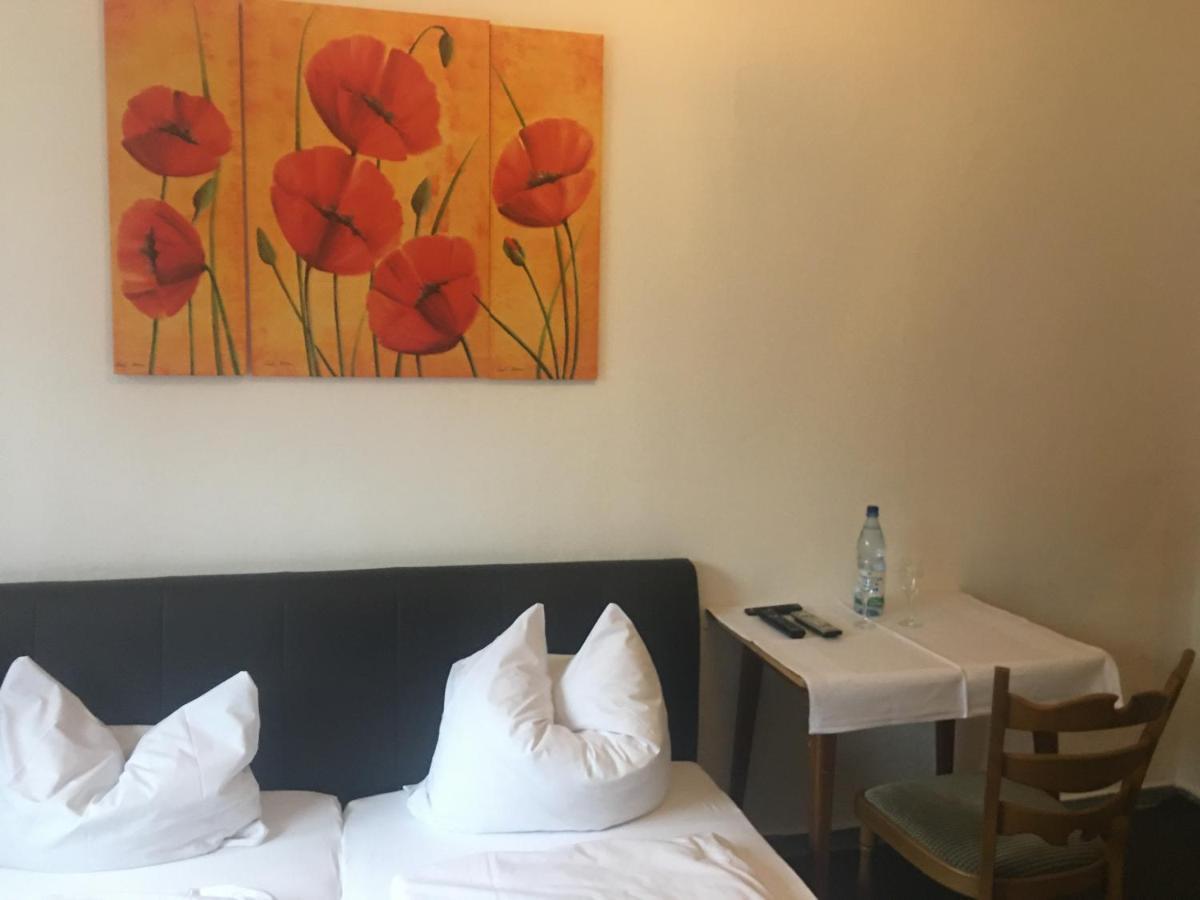 Hotel Zum Taunus Eppstein Екстер'єр фото