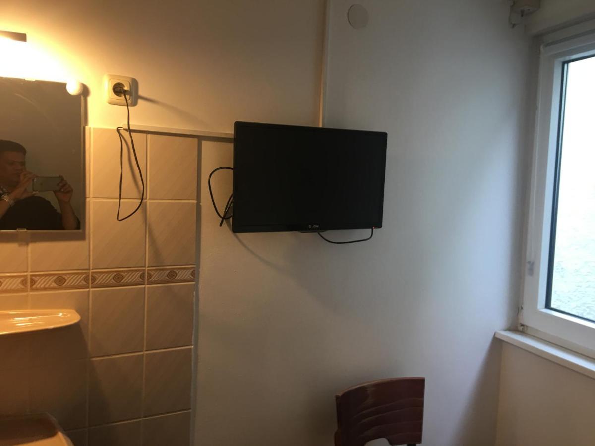 Hotel Zum Taunus Eppstein Екстер'єр фото